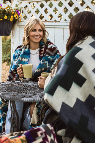 Why Retailers and Boutiques Choose Meraki Movement: Alpaca Throws, Scarves & Collaborations for Fall ’25